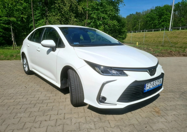 Toyota Corolla cena 69900 przebieg: 77300, rok produkcji 2020 z Warszawa małe 67